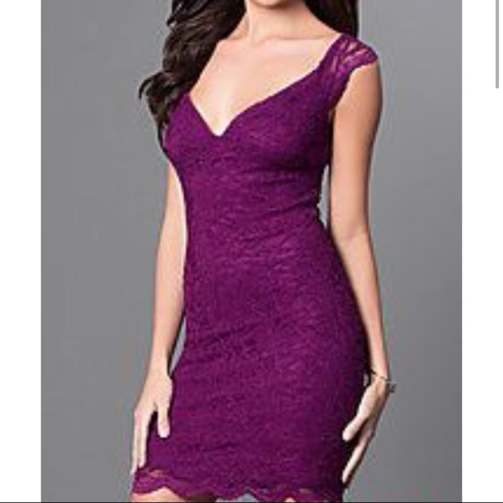 Jump Off-Shoulder Sweetheart Dress.